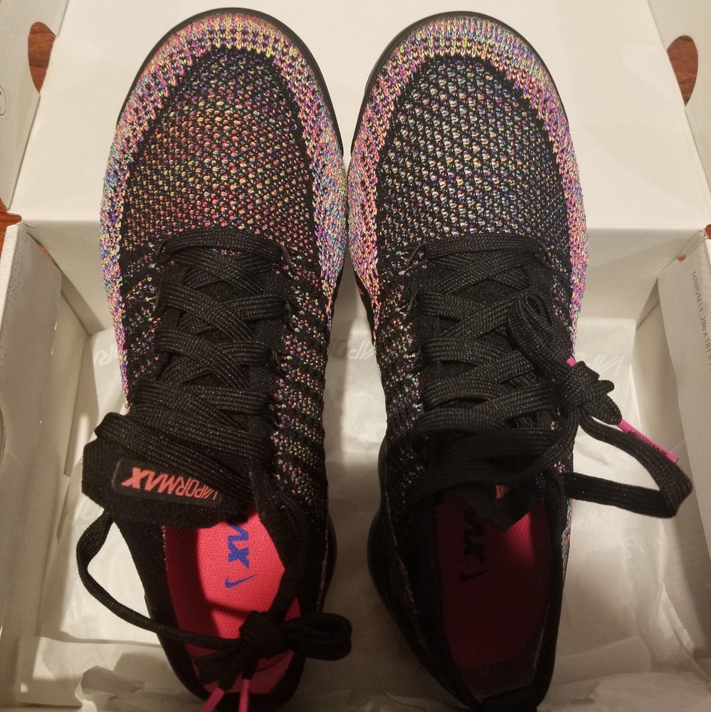 New 7.5 Nike W vapormax flyknit II
